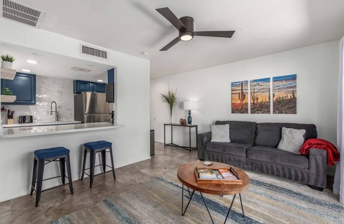 Scottsdale Highlands House | Blue Abode - Old Town Scottsdale - Pool &BBQ Grill