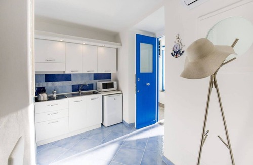 Monte Chiaro House | Blue Angels Relais, home with private Jacuzzi just steps from the sea