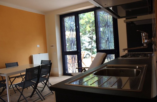 Magliano Sabina House | Blue apartment in villa between Magliano Sabina Rome, the thermal baths of the Popes and Umbria