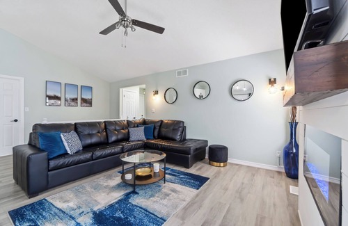 Crystal Beach House | Blue Barrel Beach House - Family, Friendly Luxurious Stay w/Hot Tub & Much More!