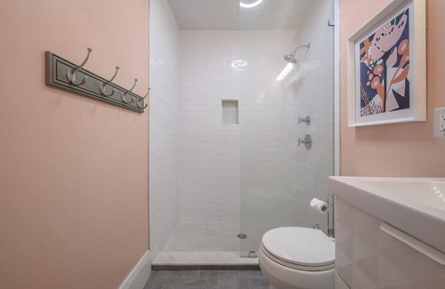 Old Seminole Heights House | Blue Bay Suite! Near Downtown and Foodie Hot Spots