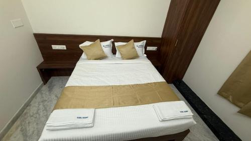 Yeshwanthpur Hotel | Blue Bell Residency Yeswanthpur Railway Station