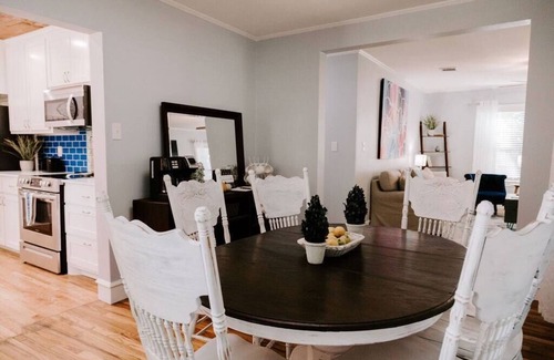 Brookview House | Blue Belle House -Minutes to Magnolia