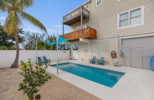 Marathon House | Blue Breeze