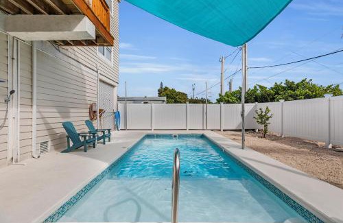 Marathon House | Blue Breeze