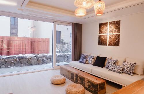 Andeok House | Blue Casa