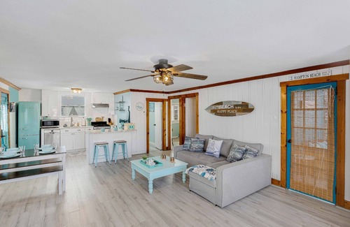 Hampton Cottage | Blue Chill Cottage: Charming New England Home Just Steps from the Shore with Breathtaking Views!
