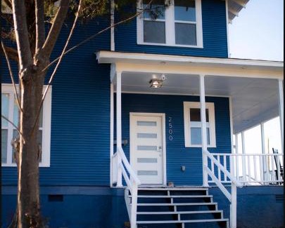 Downtown Little Rock Ski Chalet | Blue Corner Luxe, Timeless Charm Near Downtown