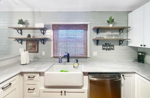 South Pensacola House | Blue Cottage, Close to Downtown & Bases!