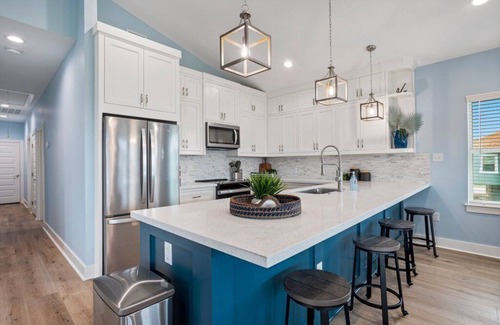Hackberry House | Blue Crab at the Water