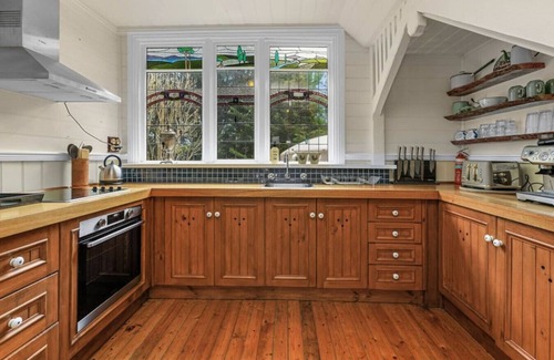 Apollo Bay House | Blue Farm Cottage - Farm escape with incredible views