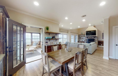 Burnet House | Blue Farm House