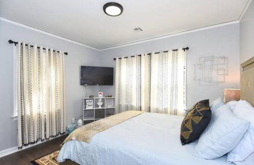 Tulsa House | BLUE FLAMINGO'S CHARMING HOME-Heart of Tulsa2- Cherry St-Expo-11th