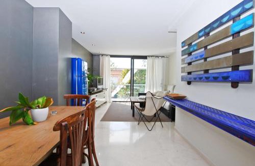 Vilassar de Mar Apartment | Blue fridge apartmen · Blue fridge apartmen · Ideal for couples, near beach and well connected