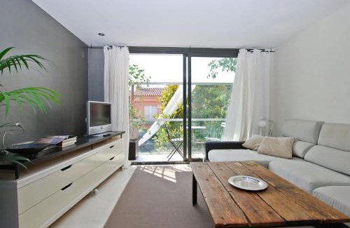 Vilassar de Mar Apartment | Blue fridge apartmen · Blue fridge apartmen · Ideal for couples, near beach and well connected