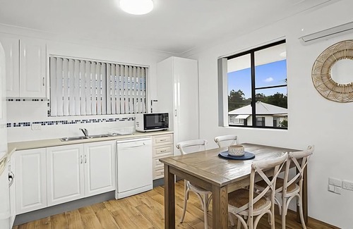Sawtell Apartment | Blue Gem, situated perfectly within a quiet street it is with only a short stroll to Sawtell Village