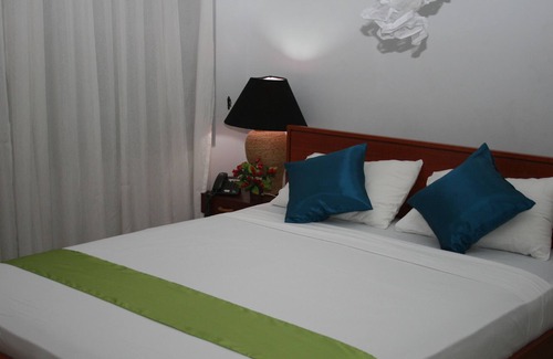Ja-Ela Hotel | Blue Gum Hotel