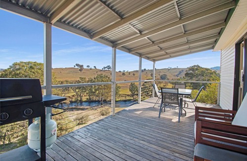Little River Cottage | Blue Gum Pet Friendly Cottage Tumut