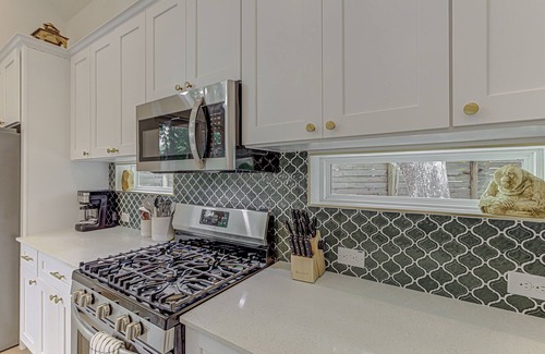 Galindo House | Blue Haven Retreat – Trendy 2 BDR Sleeps 4! Walk to South Lamar, Dining & More