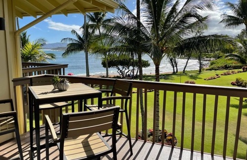 Kapaa Condo | Blue Hawaii - Top Floor Lae Nani 334 - Beachfront Condo with AC & WD