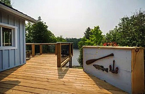 Arden Cottage | Blue Heaven - Fully Updated 3 Bedroom with Bunkie Tranquil Paradise on Bull Lake