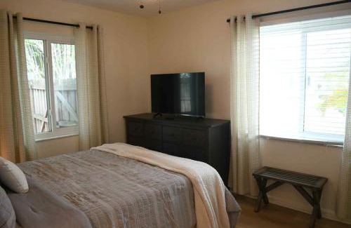 Deltona Lakes Apartment | Blue Heron Cottage Cozy 2BR Sleeps 6 Fire Pit