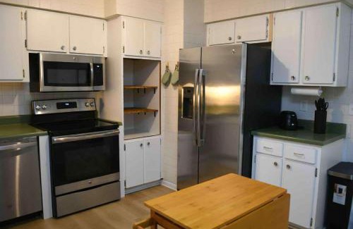 Deltona Lakes Apartment | Blue Heron Cottage Cozy 2BR Sleeps 6 Fire Pit