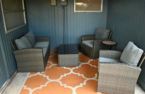Deltona Lakes Apartment | Blue Heron Cottage Cozy 2BR Sleeps 6 Fire Pit