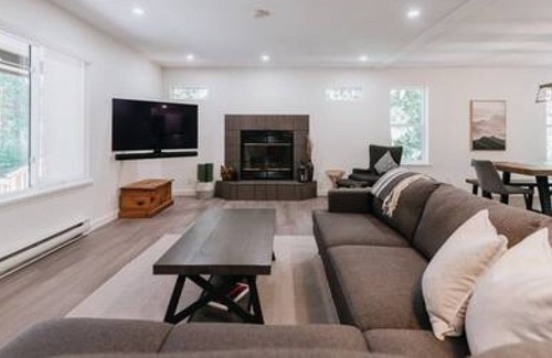 Halfmoon Bay House | Blue Heron House - Two Bedroom House, Sleeps 4
