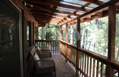 Garberville Apartment | "Blue Heron" Suite River Access In Redwoods WiFi