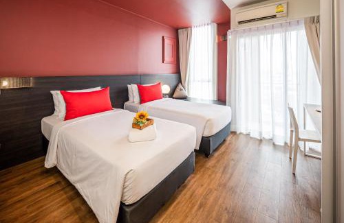Bang Na Hotel | Blue Hippo & Red Crocodile Hotel