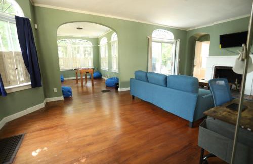 West Lafayette House | Blue House, Blocks from Ross-Aide, Mackey, Samara House, Birck Golf Complex