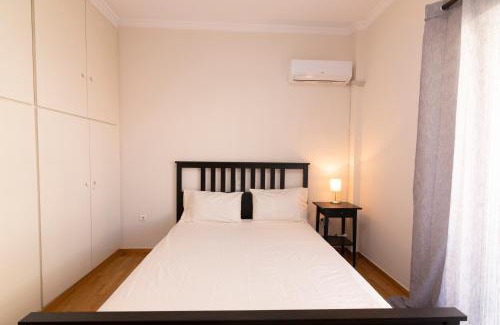 Dafni-Ymittos Apartment | Blue House