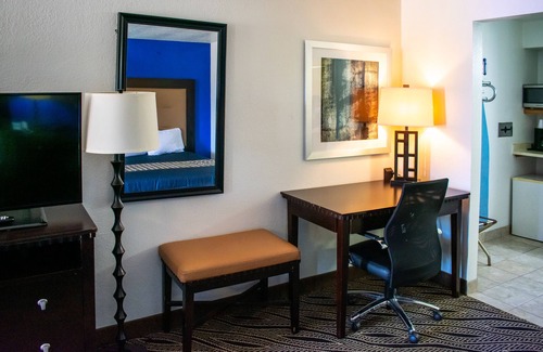 Sallisaw Hotel | Blue Jay Inn and Suites