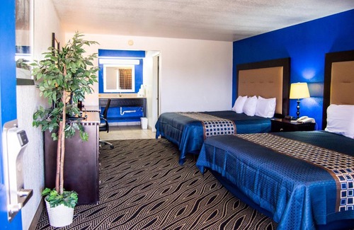 Sallisaw Hotel | Blue Jay Inn and Suites