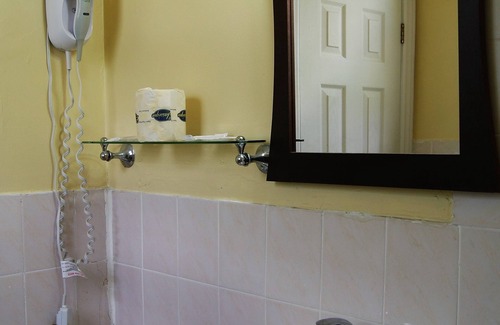 Otonabee-South Monaghan Hotel | Blue Jay Motel