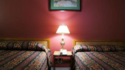 Otonabee-South Monaghan Hotel | Blue Jay Motel