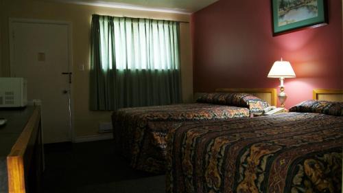 Otonabee-South Monaghan Hotel | Blue Jay Motel