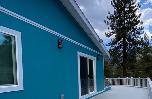 Wrightwood House | Blue Jay Suite