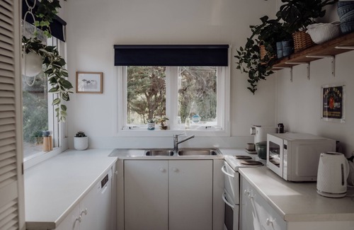 Dodges Ferry House | Blue Lagoon Beach House - Absolute Beachfront! Dodges Ferry
