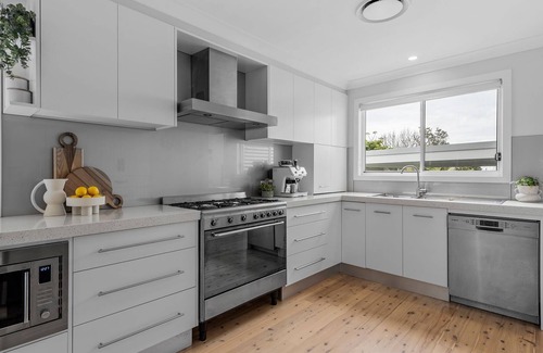 Vincentia House | Blue Lagoon - by Latitude South Coast