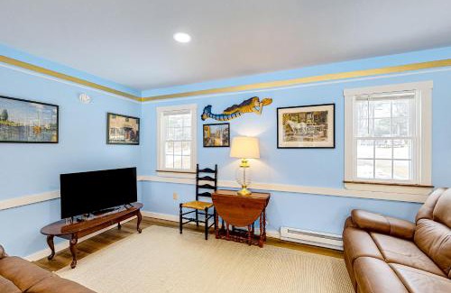 Boothbay Harbor House | Blue Lagoon Escape Unit-B