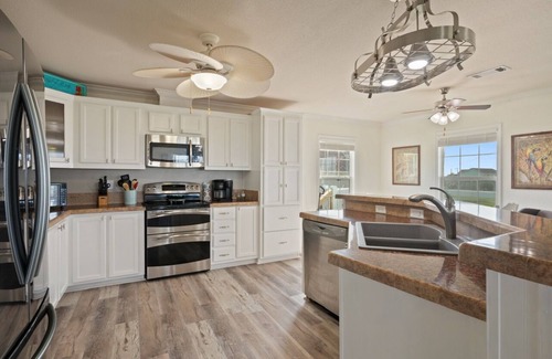 Galveston House | Blue Lagoon - Super cute, water/bay view, close to beach and bay!