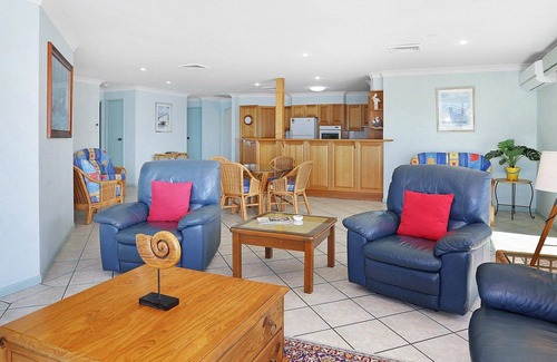 Yamba House | Blue Mariner, 16 Mariners Way