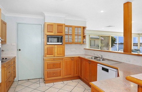 Yamba House | Blue Mariner, 16 Mariners Way
