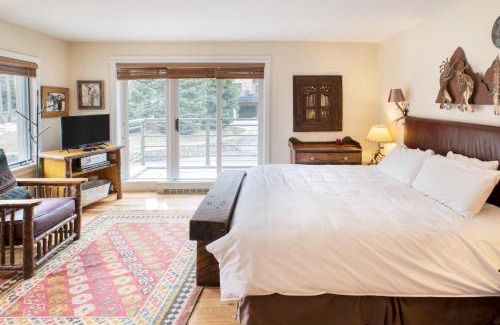 Mountain Village Apartment | Blue Mesa Lodge 23C by AvantStay Functional Ski InSki Out Studio w Balcony in Great Location