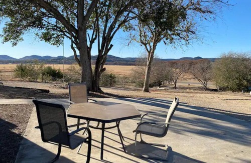 Medina House | Blue Moon-Hill top views! Enjoy the Medina River!!