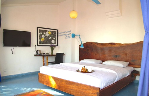 The Mall Road Hotel | Blue Moon, Mussoorie