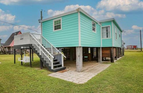 Surfside Beach House | Blue Nile - Peaceful and Pet and Family Friendly