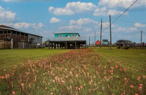 Surfside Beach House | Blue Nile - Peaceful and Pet and Family Friendly